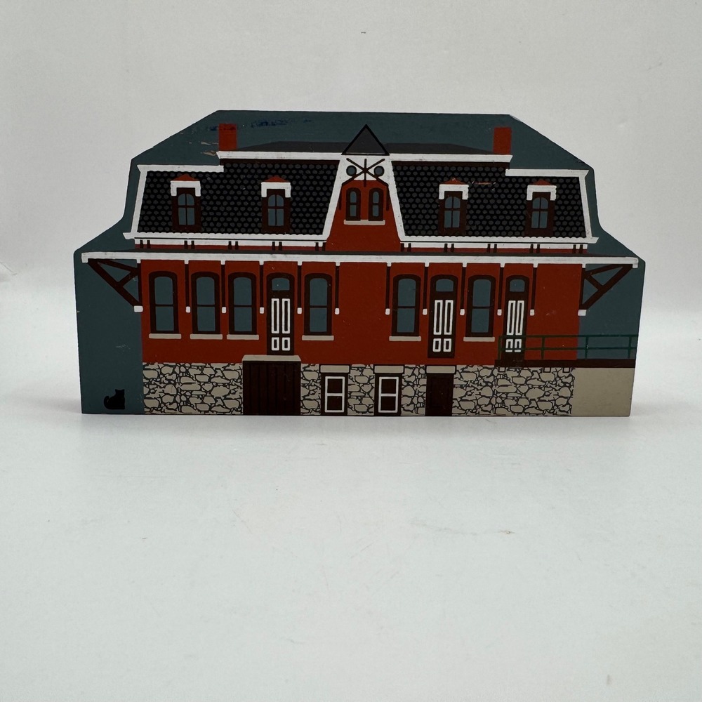 Cat's Meow Main Street Depot Bethlehem PA Wood Shelf Sitter Red Victorian House